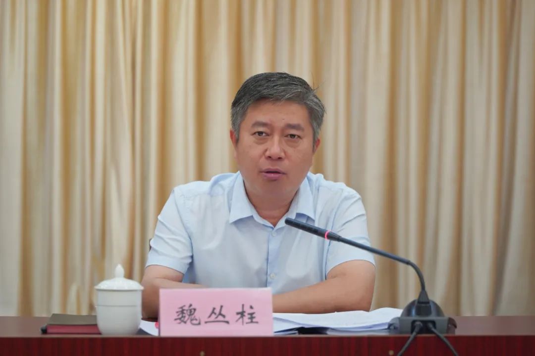 五届区委常委会召开第145次会议