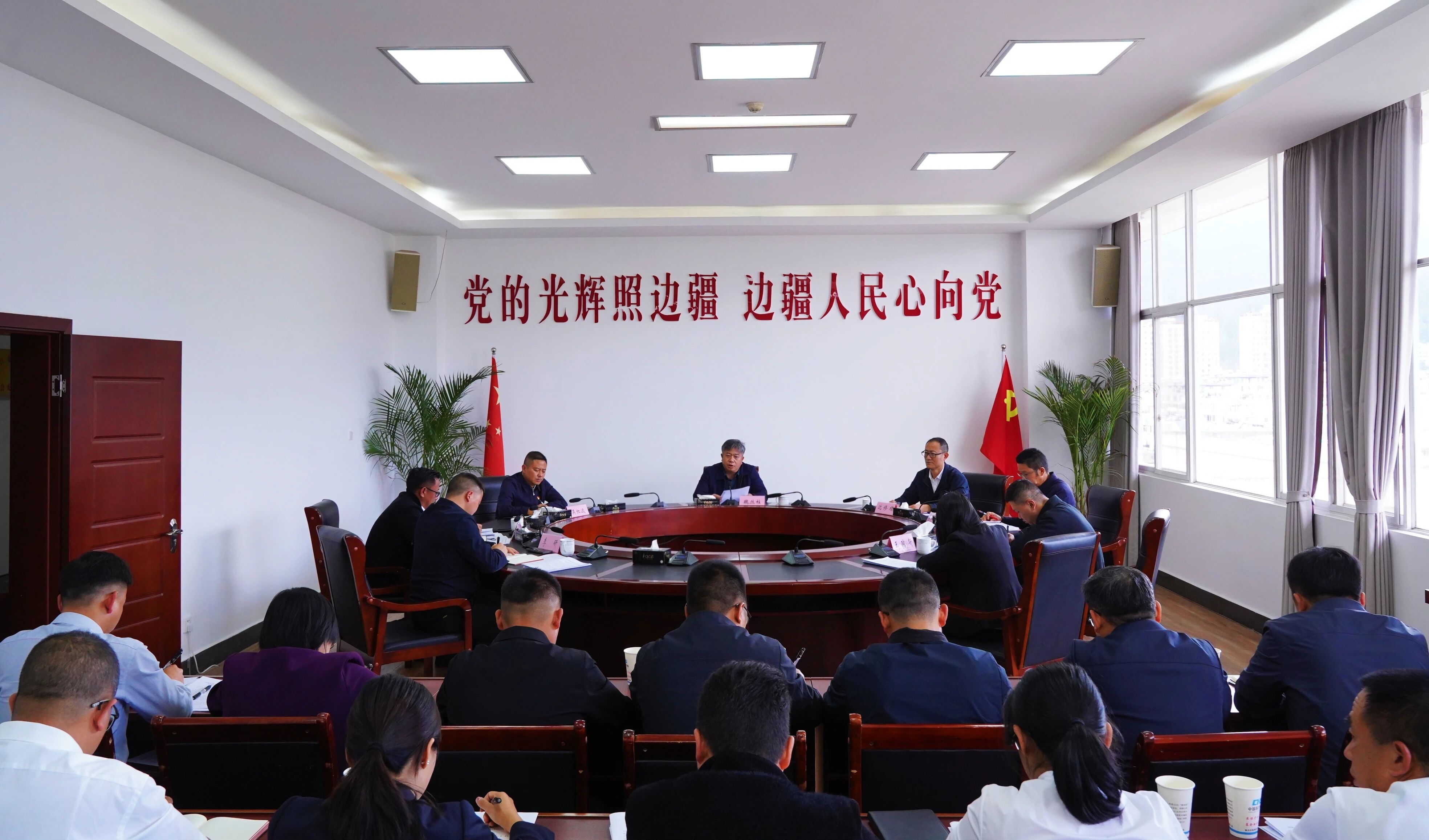 区委办公室党支部召开组织生活会 以党性铸忠诚 以实干促发展 全面提升 “三服务”工作质效