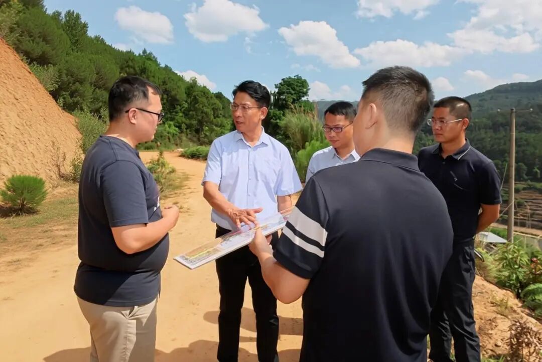 徐贤在临翔区调研时强调：盘活存量资源 做强特色产业 切实把资源优势转化为发展优势、富民优势